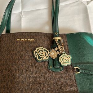 “Like New” Beautiful Michael Kors Purse